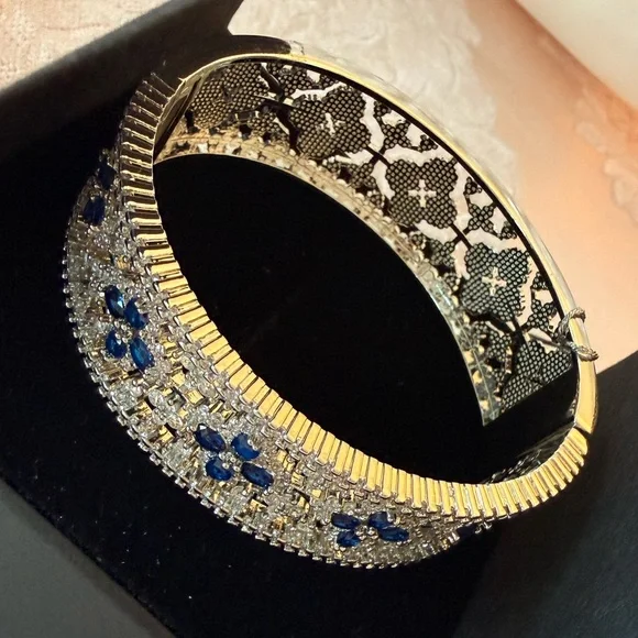 Elegant Silver and Blue Floral Bracelet Elegant Silver and Blue Floral Bracelet main image 4